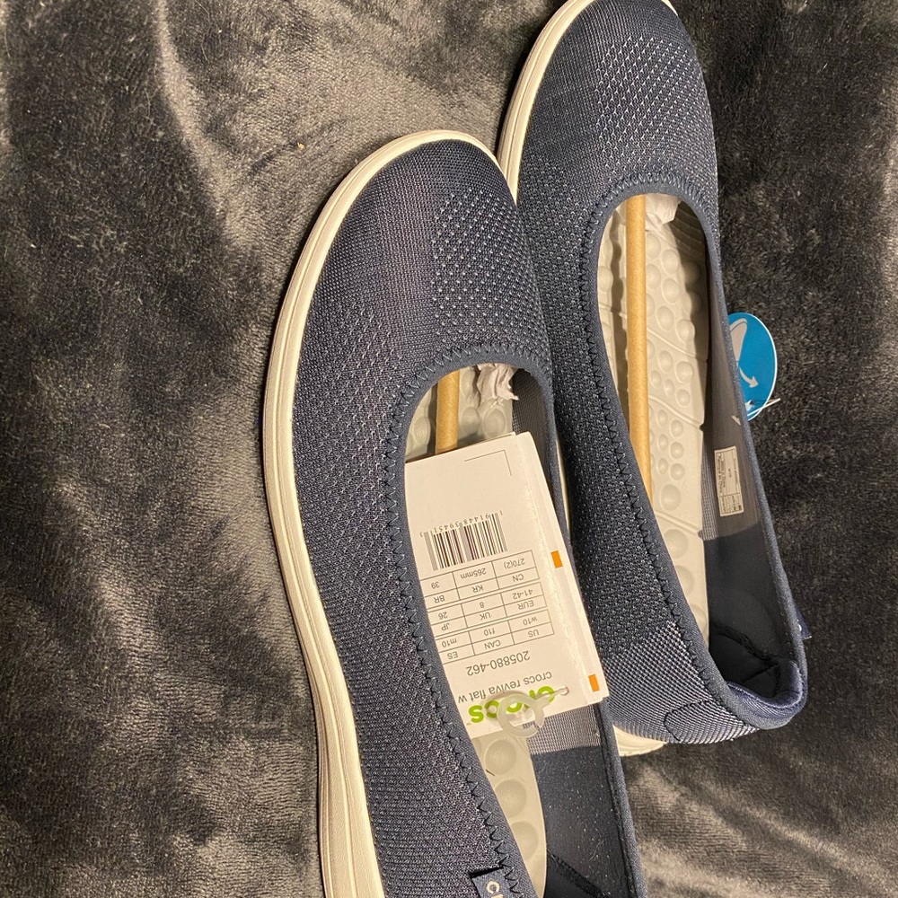 NEW Crocs Reviva Flat women’s size 9